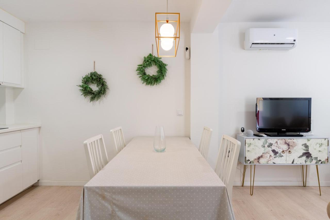 セビリアWhitey Aparment In Trianaアパートメント エクステリア 写真