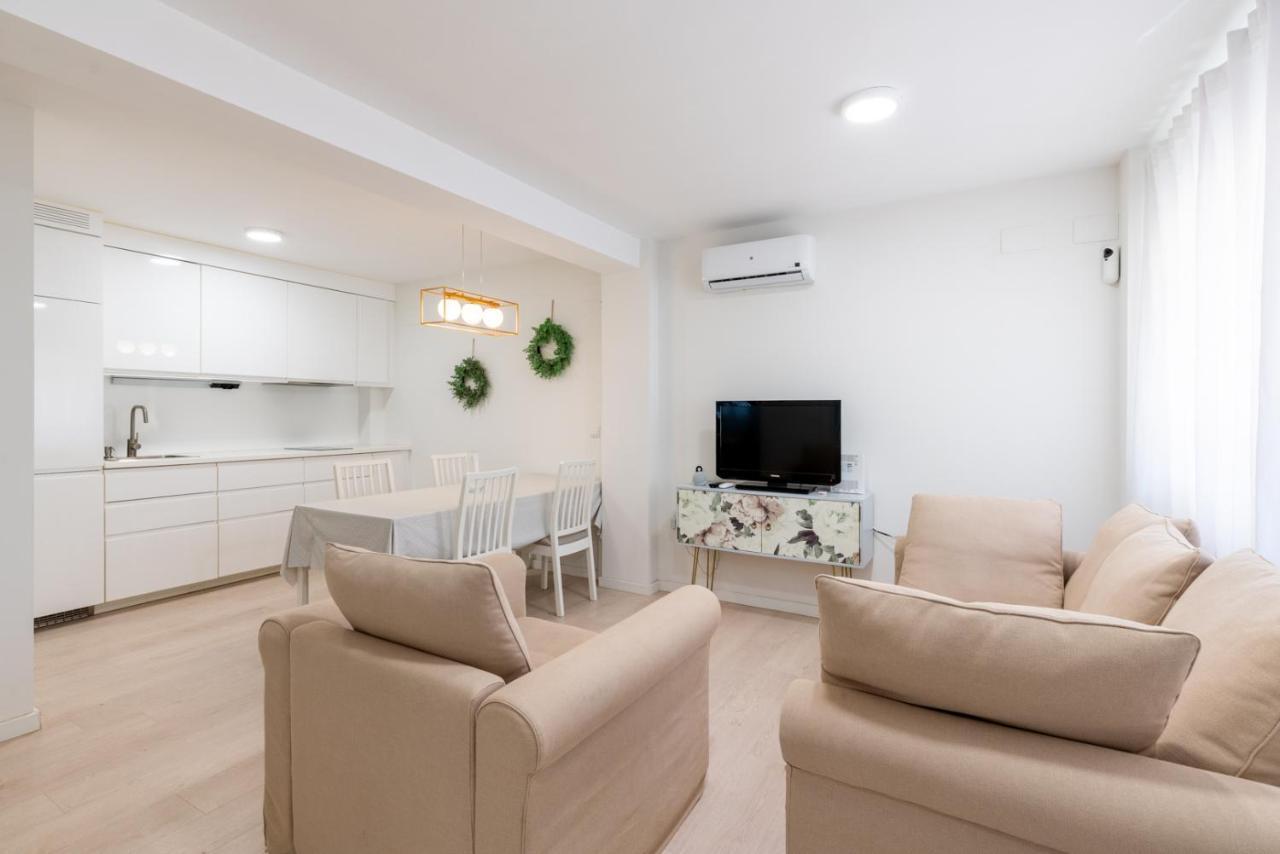 セビリアWhitey Aparment In Trianaアパートメント エクステリア 写真