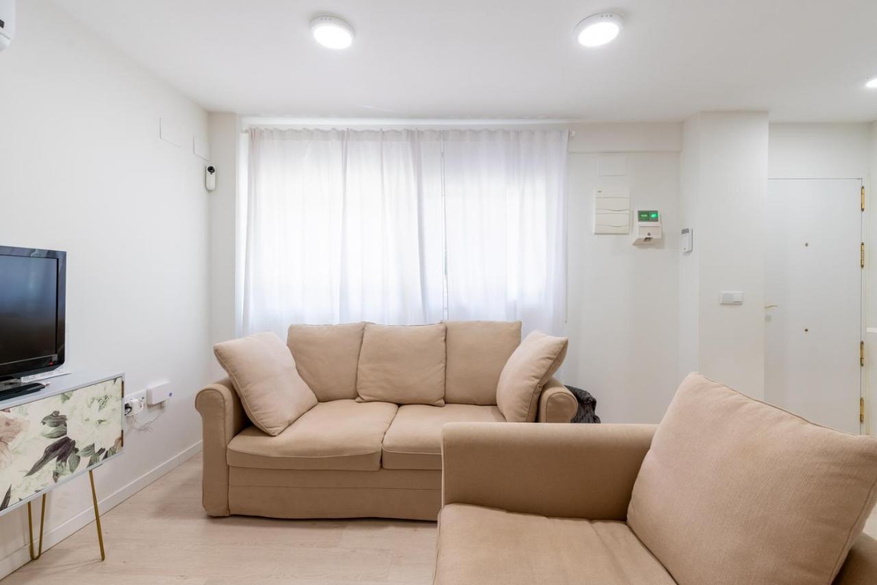 セビリアWhitey Aparment In Trianaアパートメント エクステリア 写真