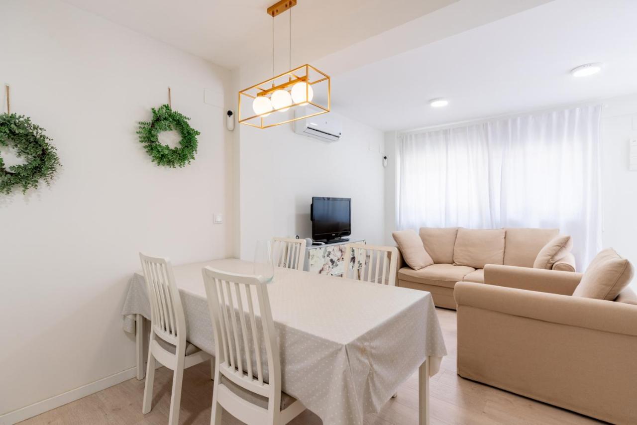 セビリアWhitey Aparment In Trianaアパートメント エクステリア 写真